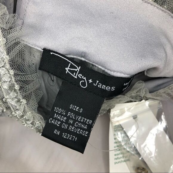 Riley+James grey blouse sz Small - Picture 5 of 7